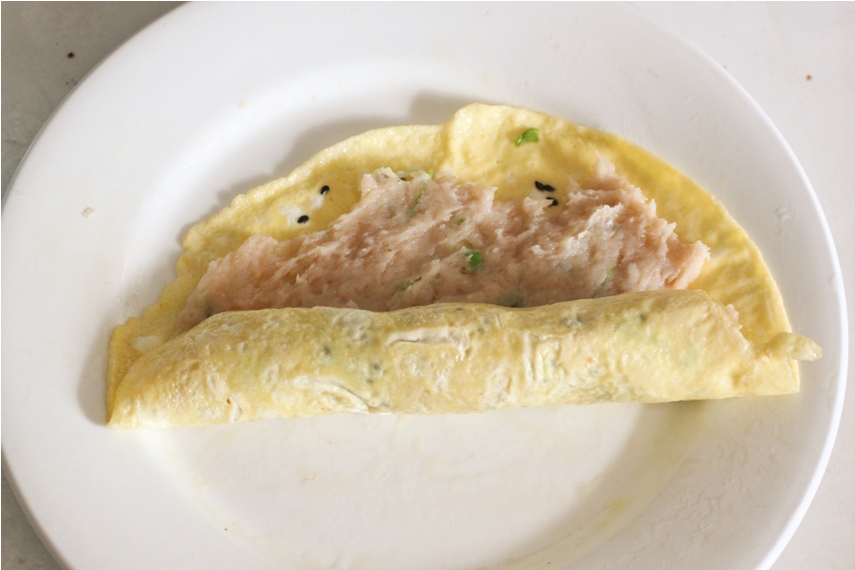 Steamed Chicken Omelette Roll 雞蛋卷