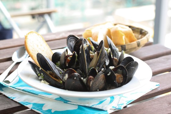 Steamed Mussels in White Wine Sauce  cooking planit review