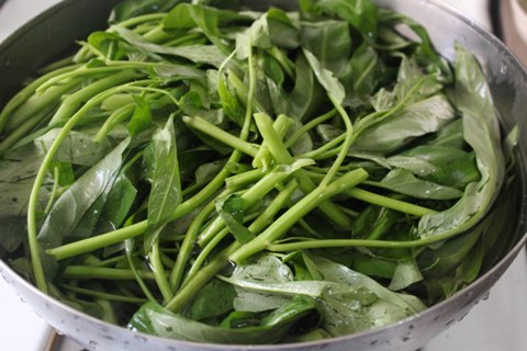 Cantonese Style Water Spinach Stir-fry