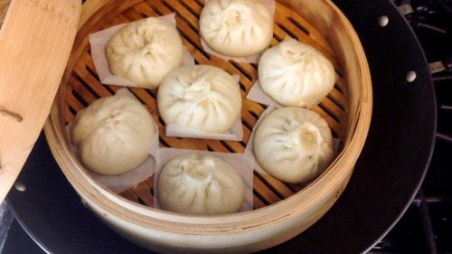 Chinese Steamed Meat Buns (baozi) 包子