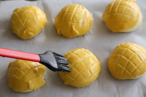 Pineapple Bun Step9