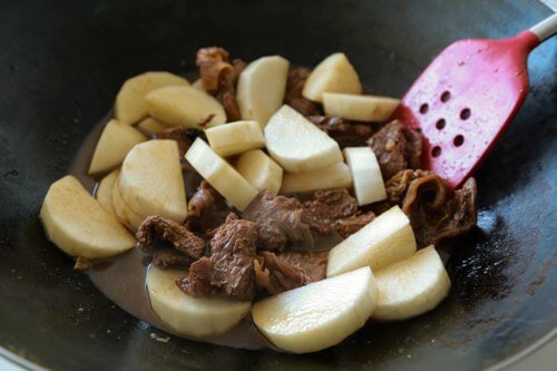 antonese Style Braised Beef Stew 炆牛腩