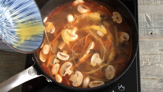 how to make hot and sour soup (recipe)