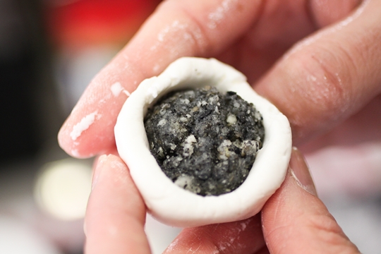 black sesame tang yuan (rice ball) recipe