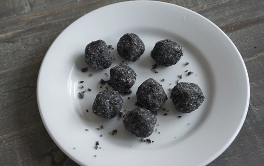 black sesame tang yuan (rice ball) recipe