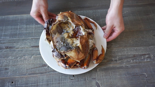 cantonese steamed crab over glutinous (sticky) rice