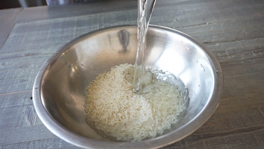 How to Make Steamed Rice without Rice Cooker 米飯