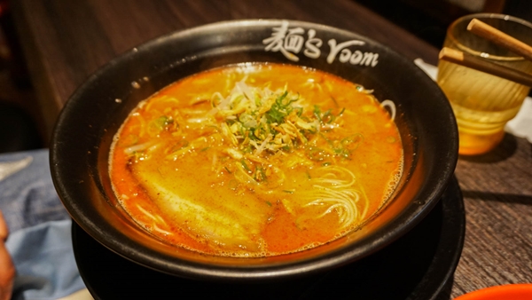 Food and travel guide Osaka Japan - Ramen Kamitora 麺's room 神虎