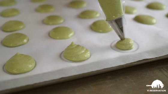 how to make Japanese green tea matcha macarons