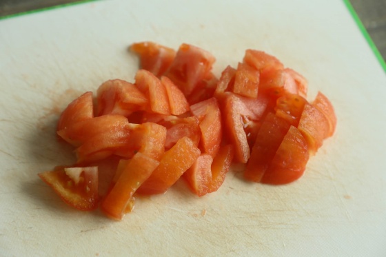 how to make chinese tomato egg noodle step1