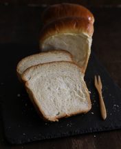(recipe) how to make soft asian milk bread (hokkaido milk bread)